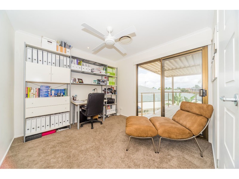 9 Erave Avenue, Runaway Bay QLD 4216