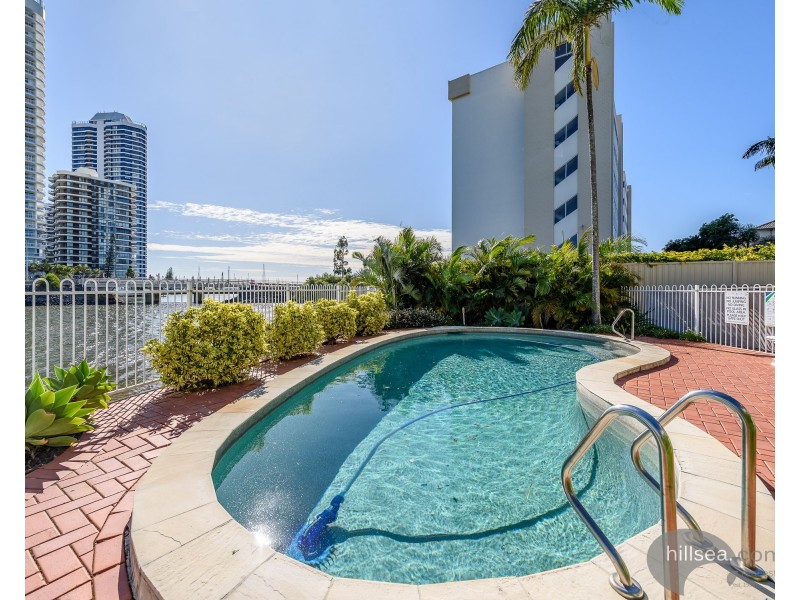 2/3 Vernia Place, Biggera Waters QLD 4216