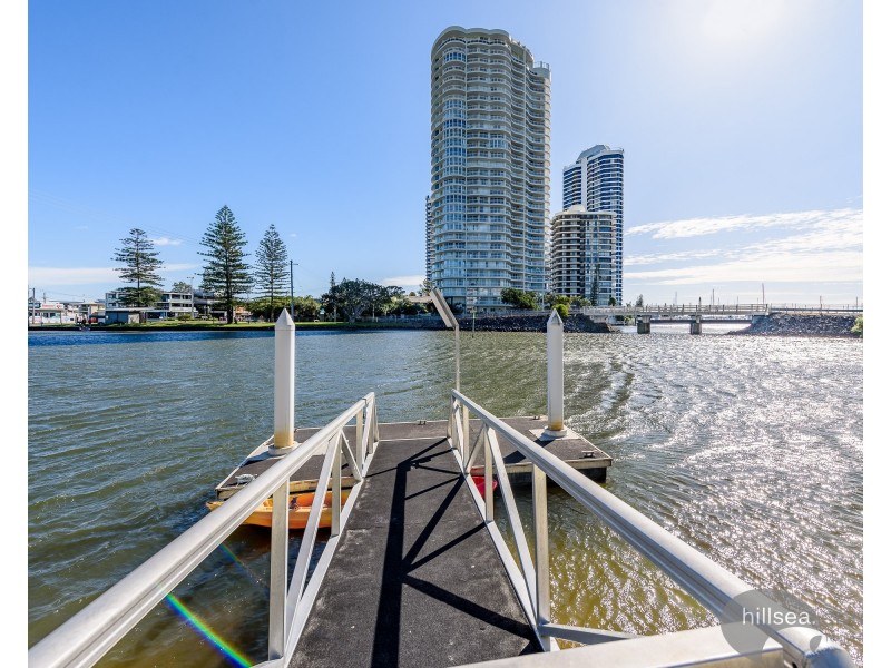 2/3 Vernia Place, Biggera Waters QLD 4216