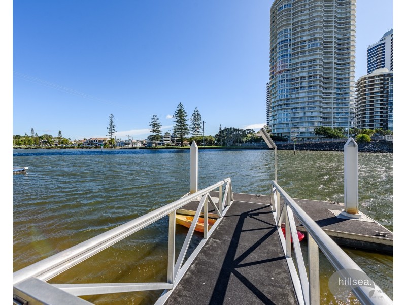 2/3 Vernia Place, Biggera Waters QLD 4216