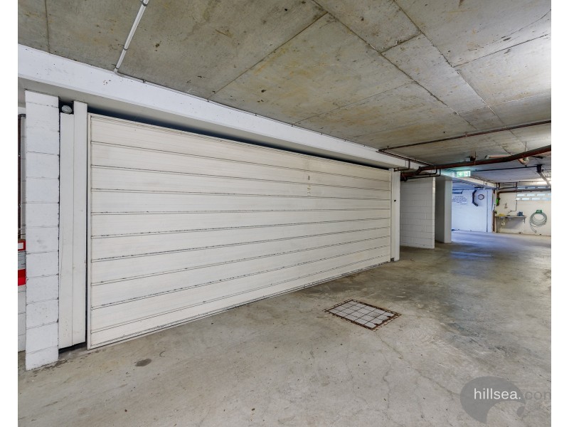 2/3 Vernia Place, Biggera Waters QLD 4216