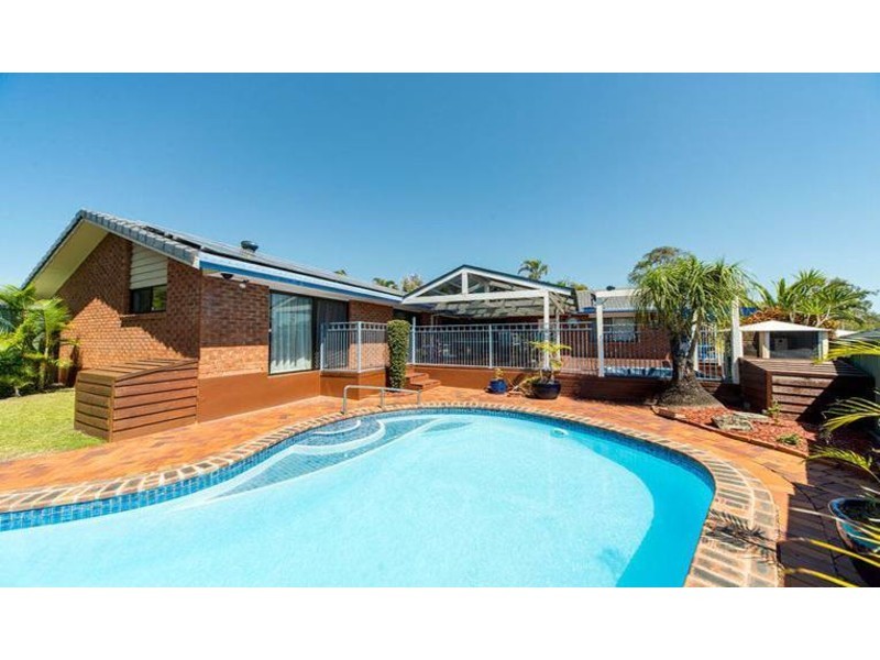 70 Parkes Drive, Helensvale QLD 4212