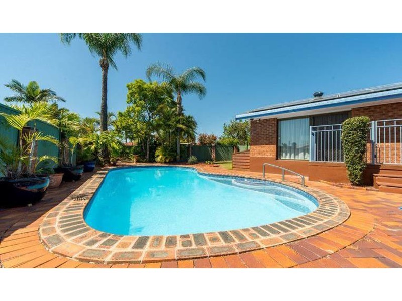 70 Parkes Drive, Helensvale QLD 4212