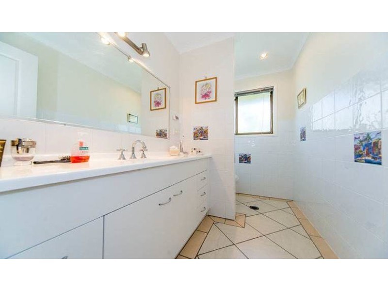 70 Parkes Drive, Helensvale QLD 4212