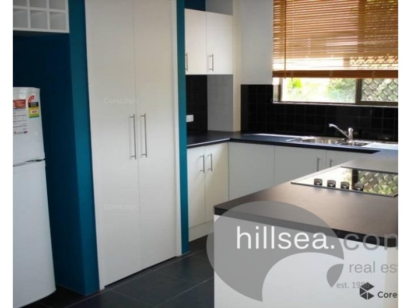 4/218 Marine Parade, Labrador QLD 4215