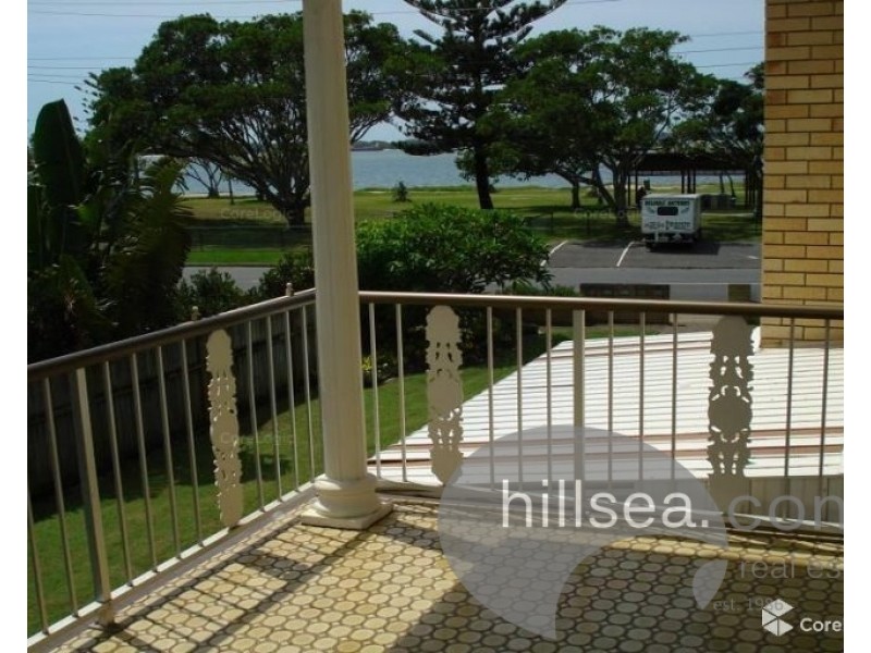 4/218 Marine Parade, Labrador QLD 4215