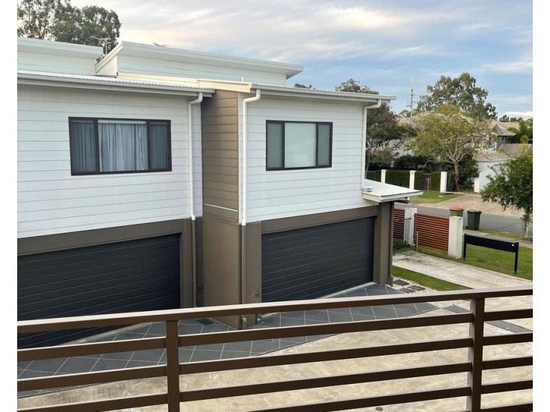 2/3 Michigan Drive, Oxenford QLD 4210
