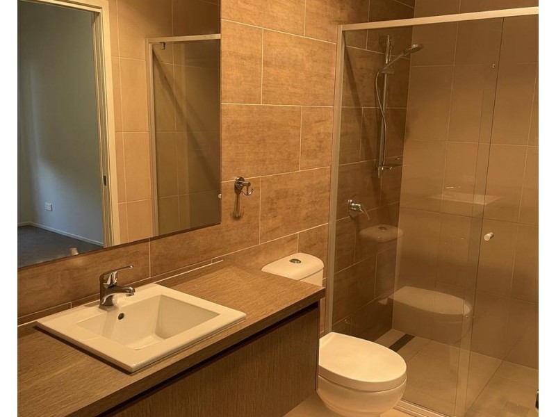 2/3 Michigan Drive, Oxenford QLD 4210