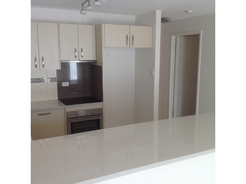 7 Nalkari Street, Coombabah QLD 4216