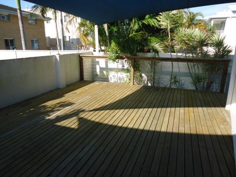 2/11 Mallard Ave, Paradise Point QLD 4216