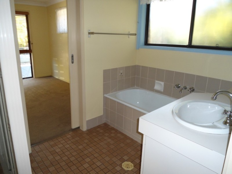 1/22 Nina Parade, Arundel QLD 4214