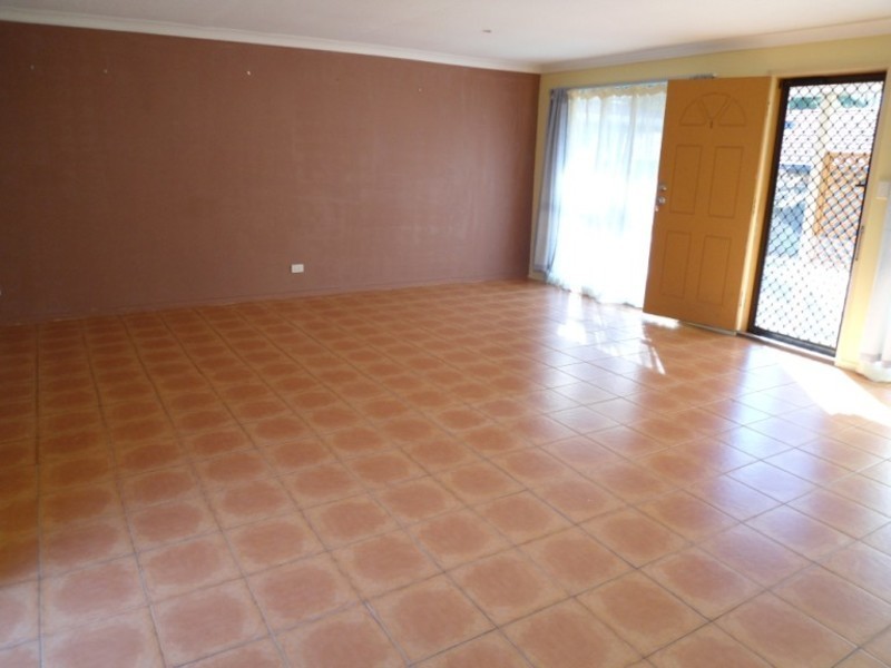 1/22 Nina Parade, Arundel QLD 4214