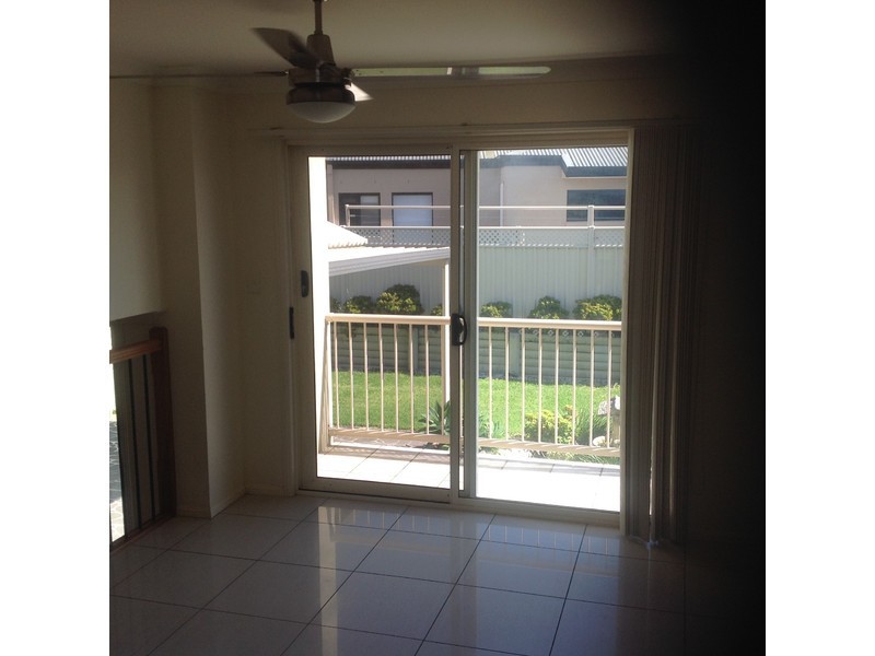 101 Crestwood Drive, Molendinar QLD 4214