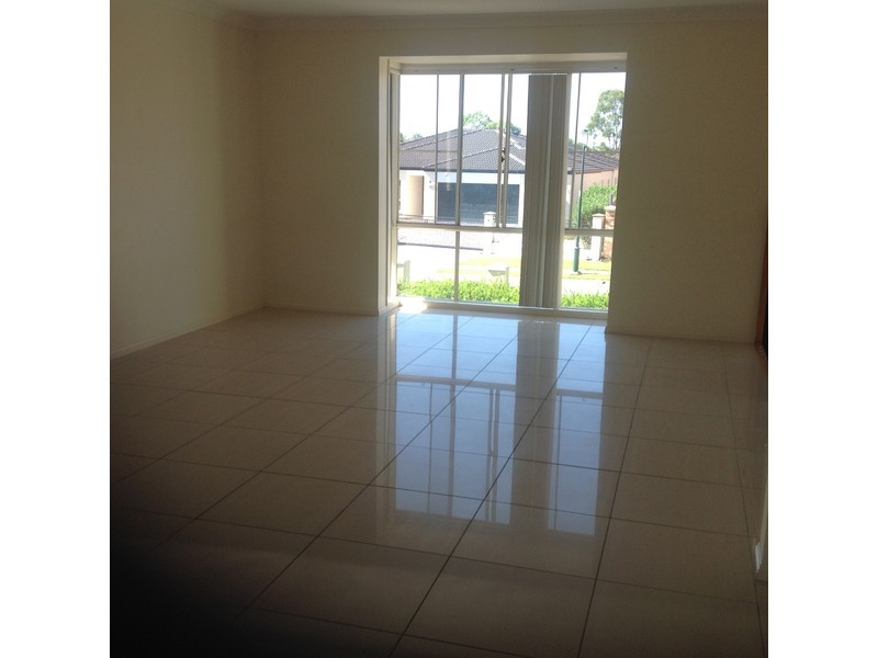 101 Crestwood Drive, Molendinar QLD 4214