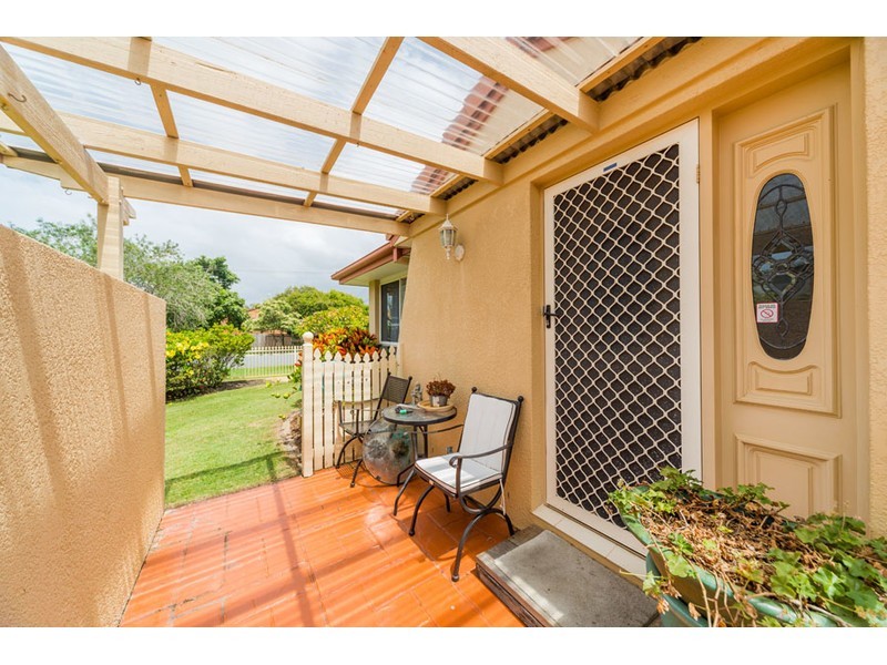 1/6 Rosalind Avenue, Paradise Point QLD 4216