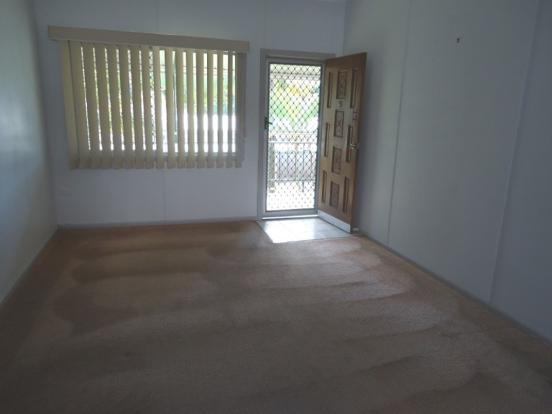 9/33 Ahern Street, Labrador QLD 4215