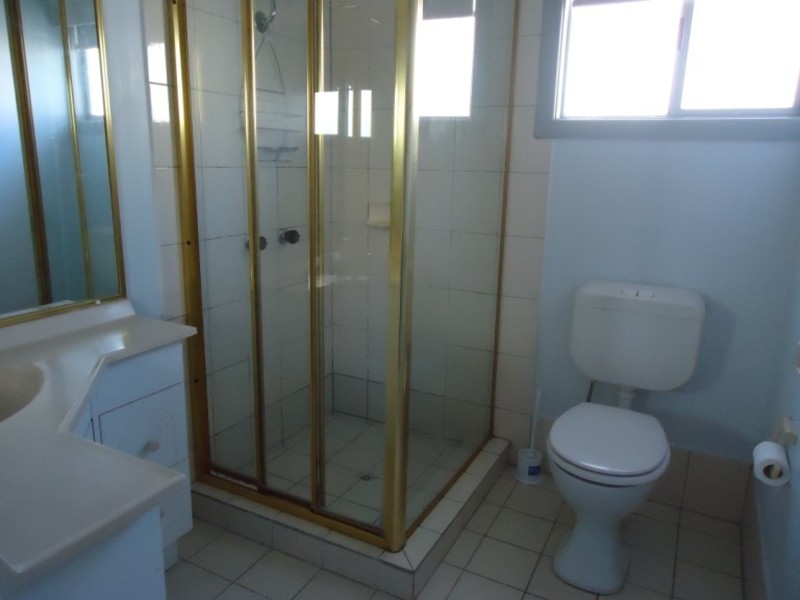 9/33 Ahern Street, Labrador QLD 4215