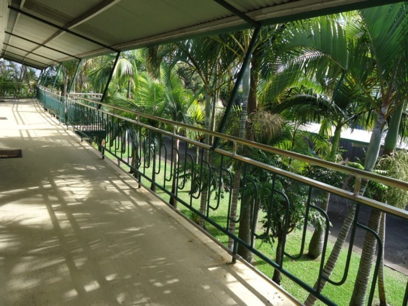 9/33 Ahern Street, Labrador QLD 4215