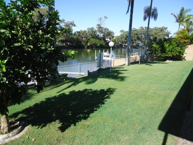 8 Clipper Court, Biggera Waters QLD 4216