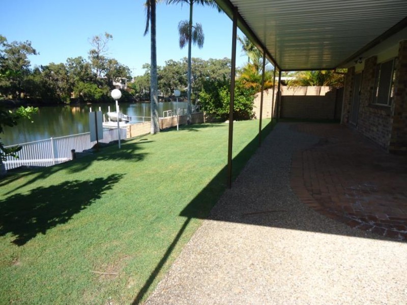8 Clipper Court, Biggera Waters QLD 4216