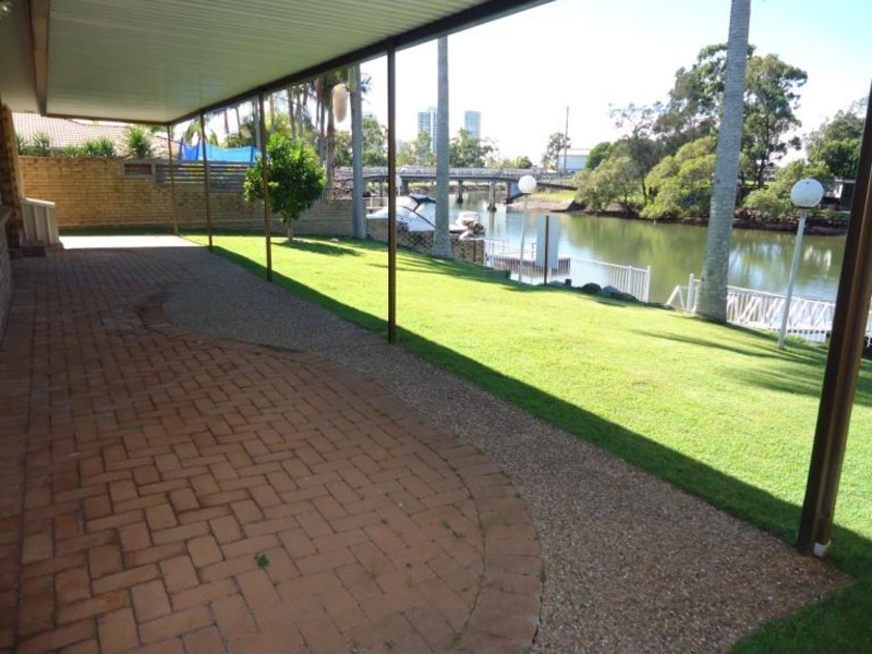 8 Clipper Court, Biggera Waters QLD 4216