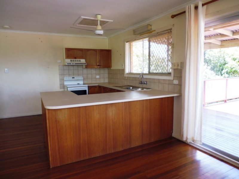 19 Ashbourne Terrace, Biggera Waters QLD 4216