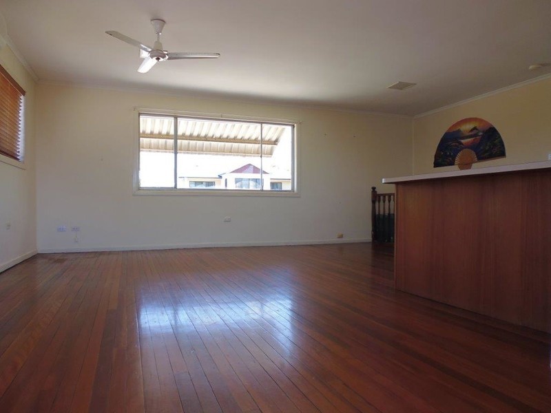 19 Ashbourne Terrace, Biggera Waters QLD 4216