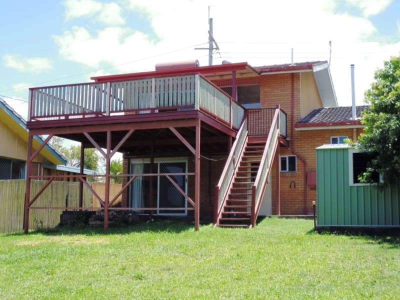 19 Ashbourne Terrace, Biggera Waters QLD 4216