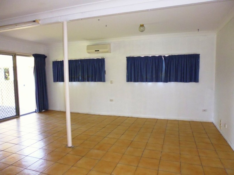 19 Ashbourne Terrace, Biggera Waters QLD 4216