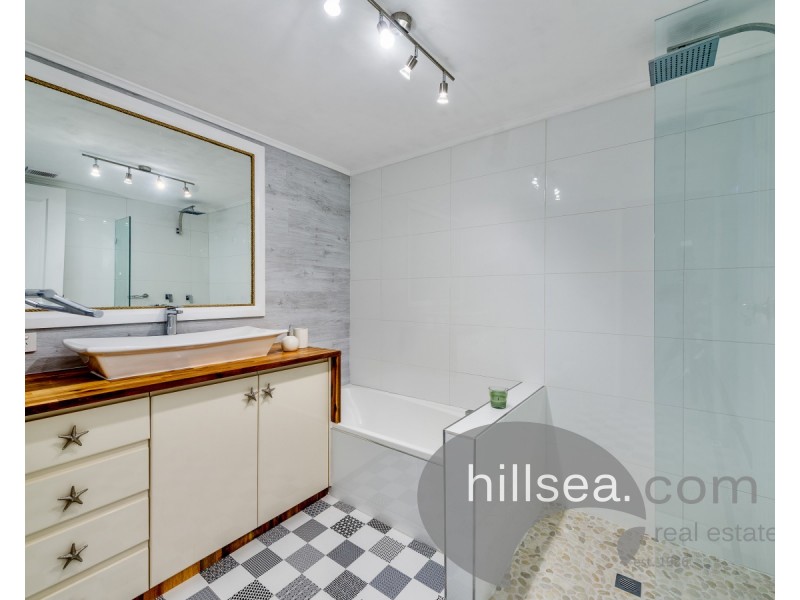 16/48 The Esplanade, Paradise Point QLD 4216