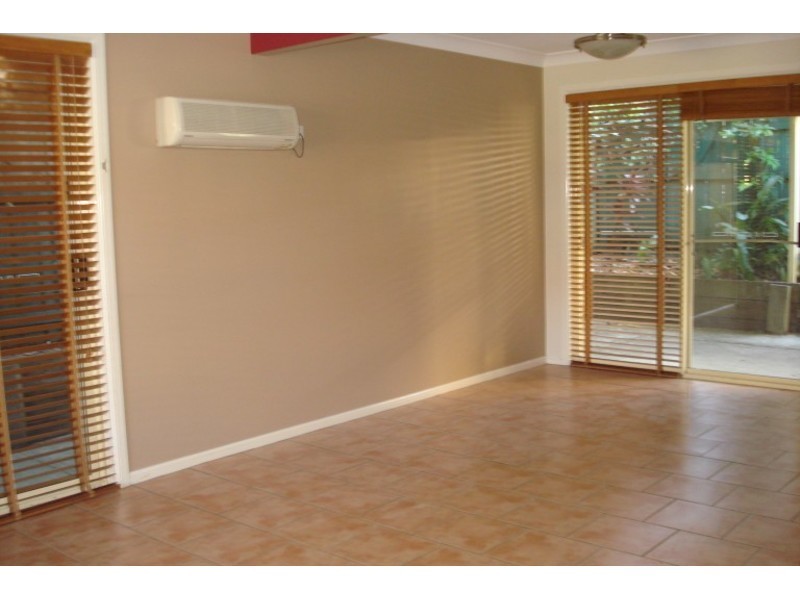 4/33 Government Road, Labrador QLD 4215