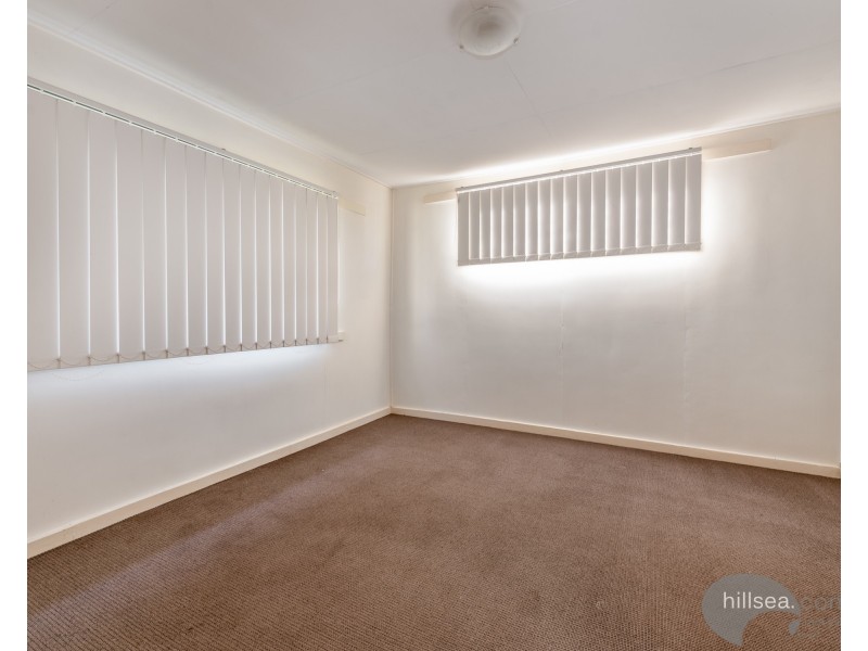 24 Jacaranda Avenue, Hollywell QLD 4216