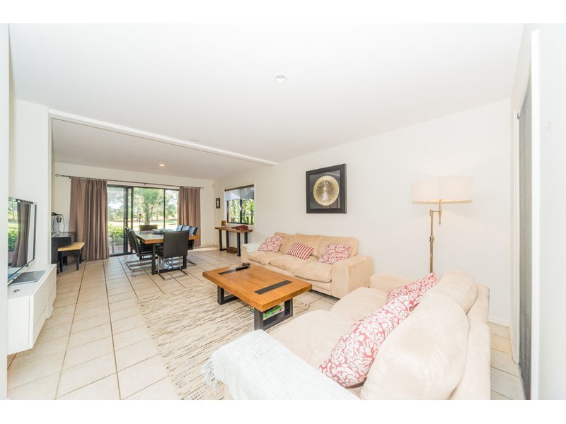 41 Ballybunyon Crescent, Hope Island QLD 4212