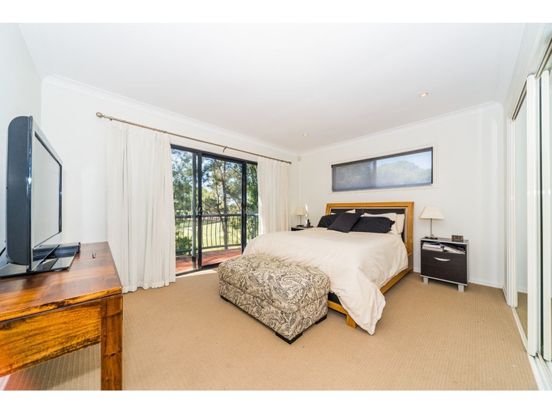 41 Ballybunyon Crescent, Hope Island QLD 4212