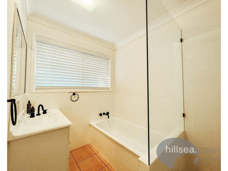 1/28 Drake Avenue, Paradise Point QLD 4216