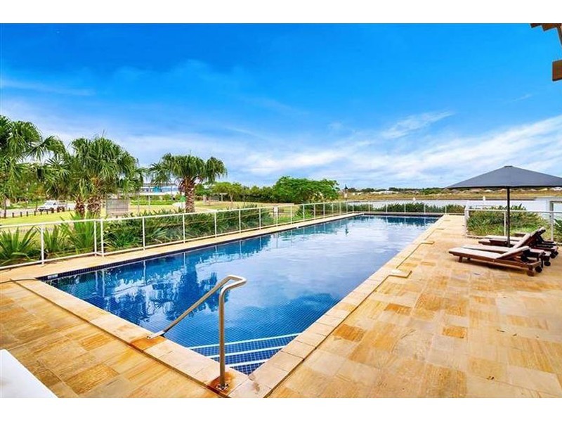 10 Cova Boulevard, Hope Island QLD 4212