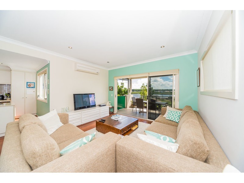 10 Cova Boulevard, Hope Island QLD 4212