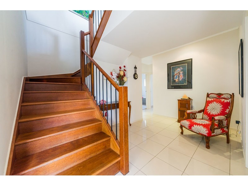 10 Cova Boulevard, Hope Island QLD 4212