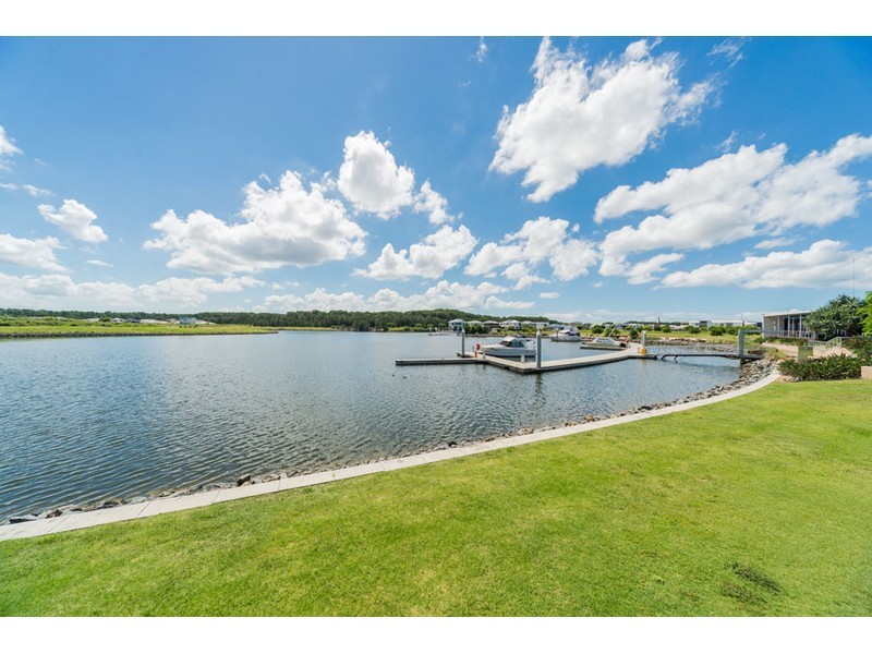 10 Cova Boulevard, Hope Island QLD 4212