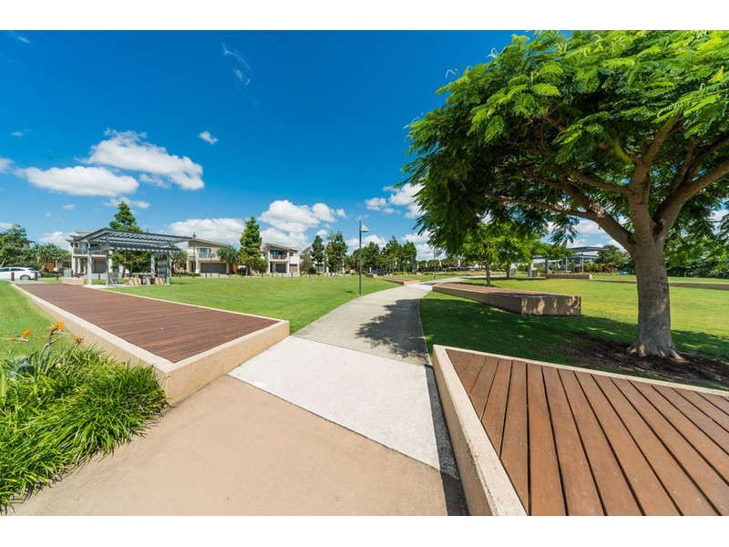 10 Cova Boulevard, Hope Island QLD 4212