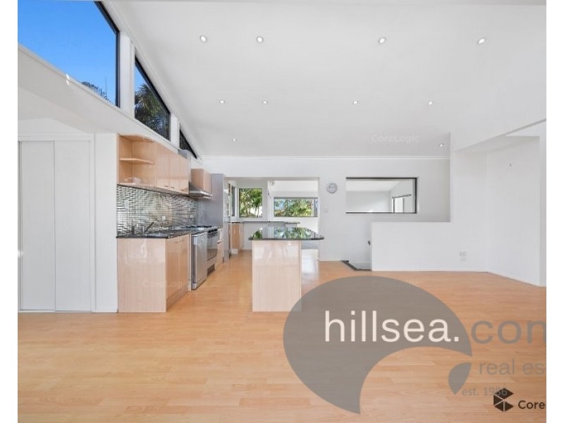 2/2 Runaway Bay Avenue, Runaway Bay QLD 4216