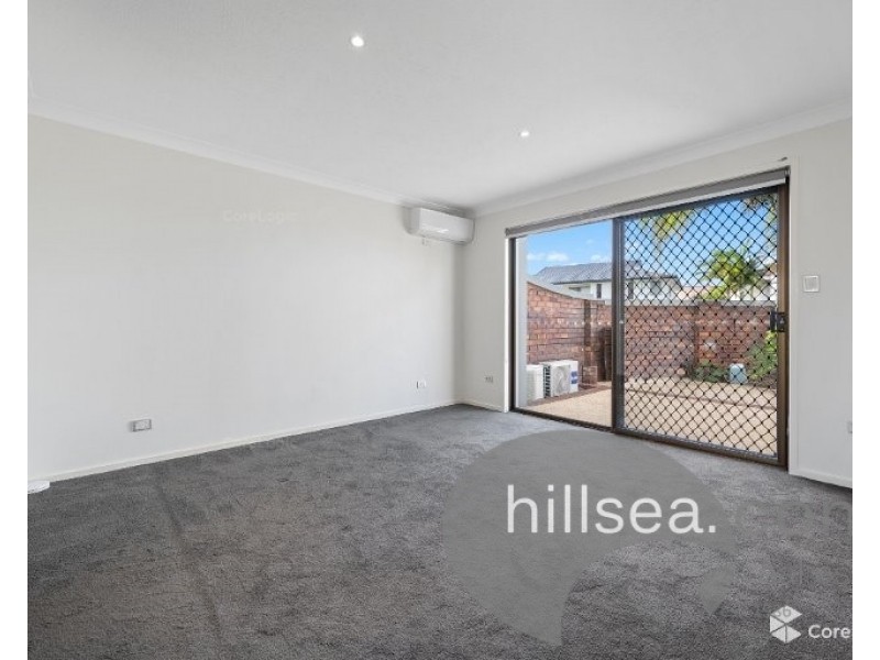 2/2 Runaway Bay Avenue, Runaway Bay QLD 4216