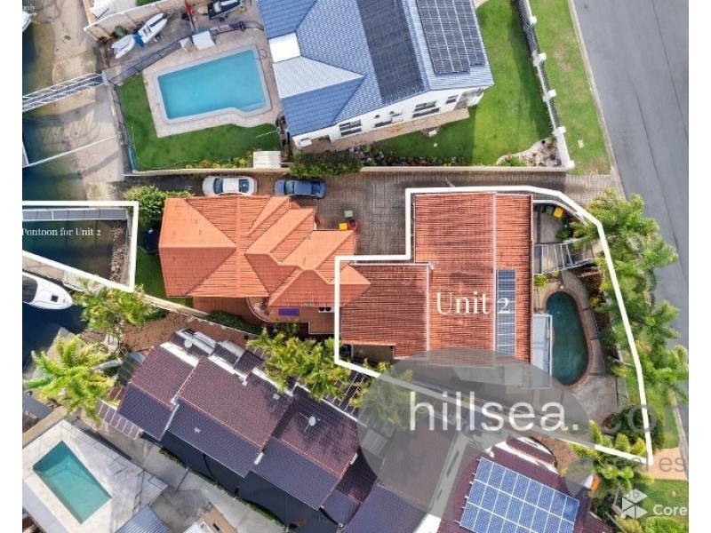 2/2 Runaway Bay Avenue, Runaway Bay QLD 4216