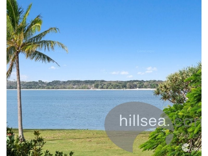 2/2 Runaway Bay Avenue, Runaway Bay QLD 4216