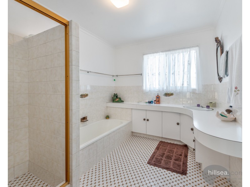 18 Jimmieson Avenue, Labrador QLD 4215