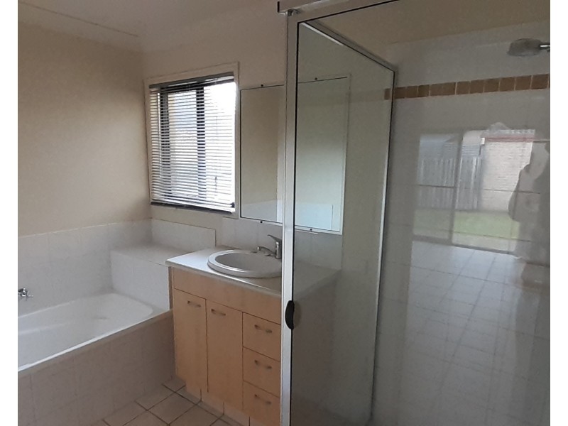 4 Curriculum Way, Upper Coomera QLD 4209