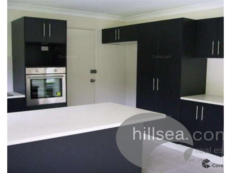 2/1 Coventry Court, Labrador QLD 4215