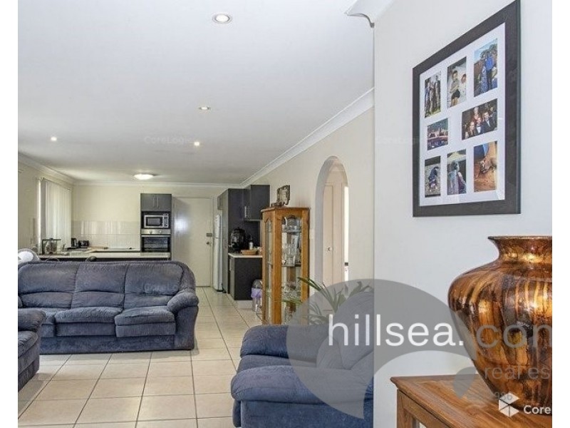 2/1 Coventry Court, Labrador QLD 4215