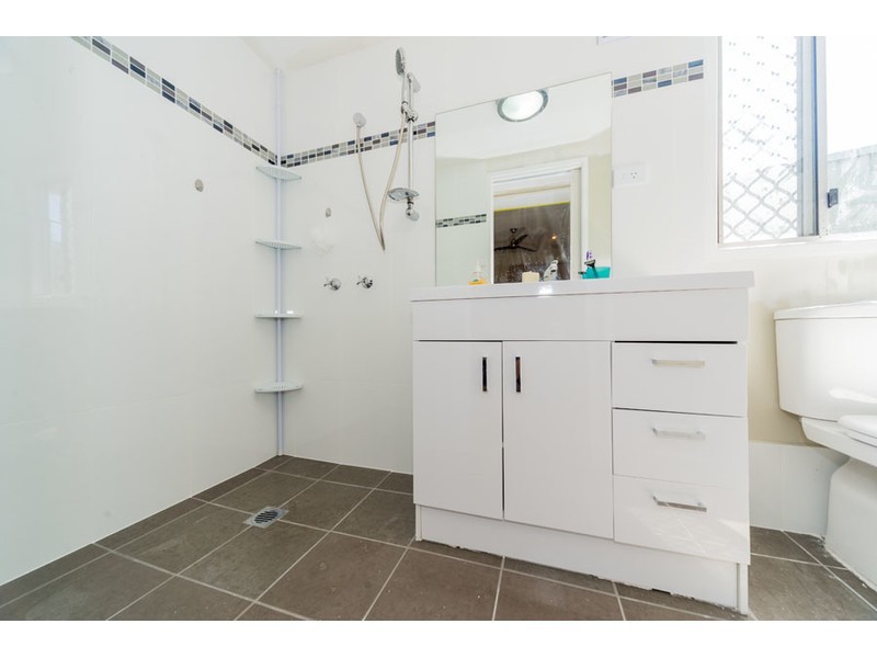 2/102 Kangaroo Avenue, Coombabah QLD 4216