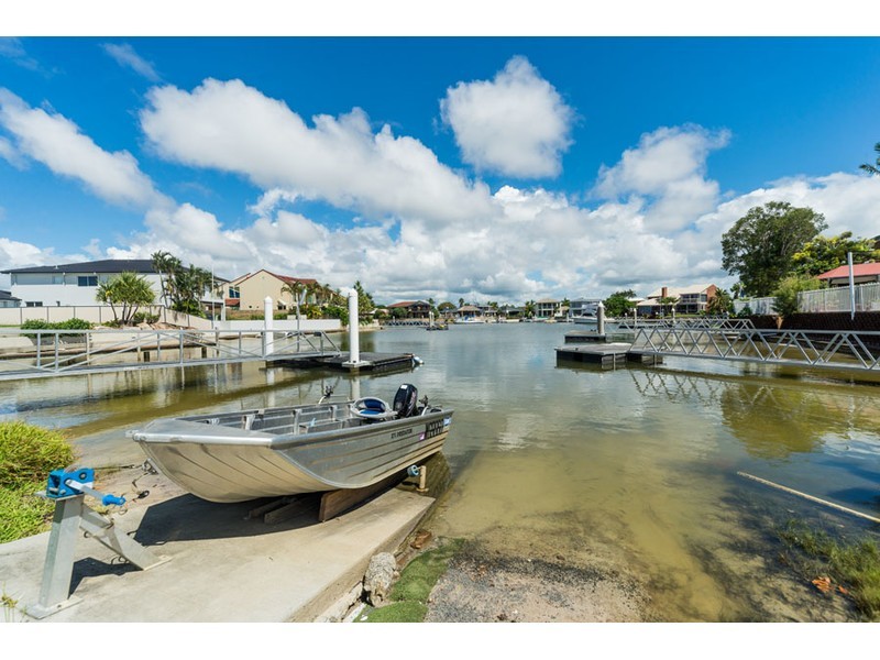 4 Namatjira Street, Paradise Point QLD 4216